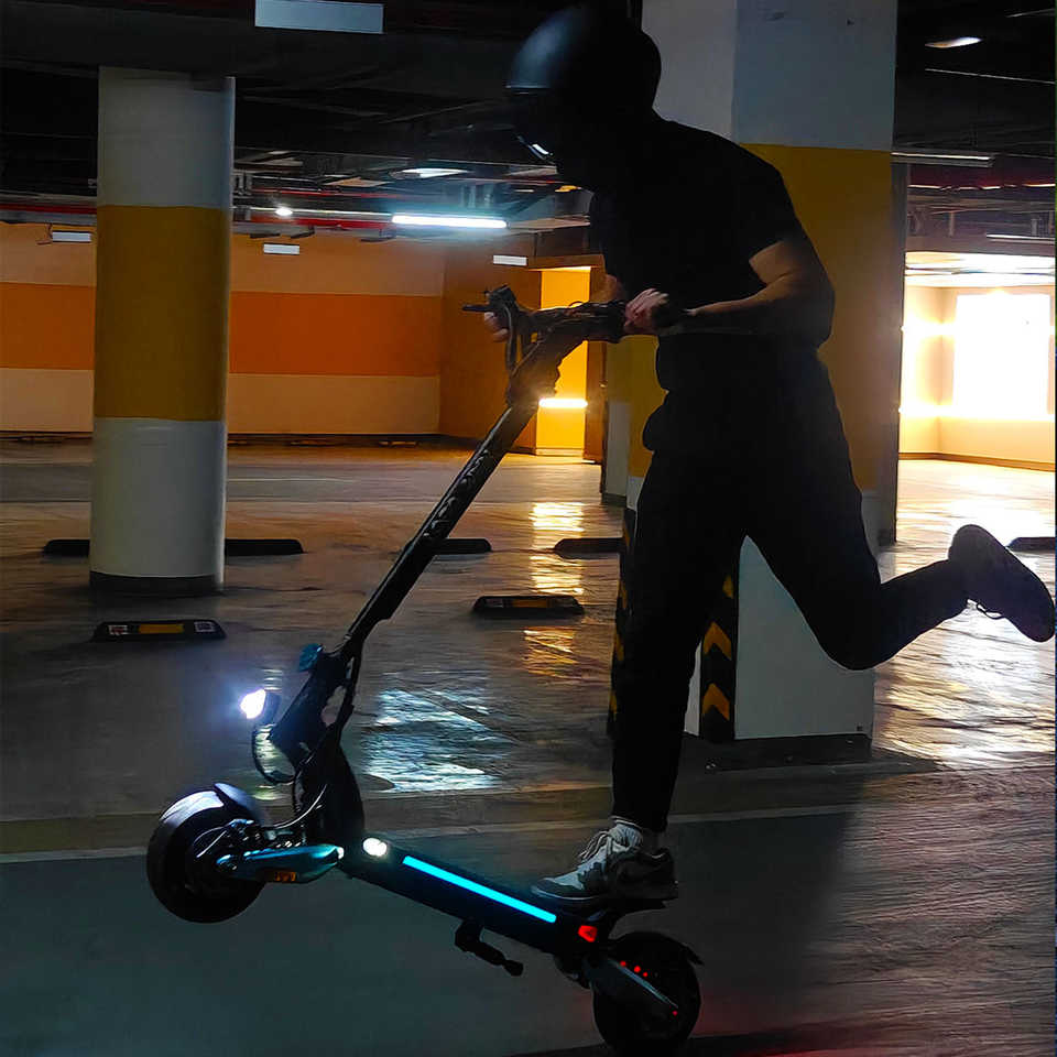 For NANROBOT LIGHTNING PRO 1000W Electric Scooter 8 Inch Fat Tires Max Speed 50km/h Off-Road Capable 200kg Load Citycoco Scooter