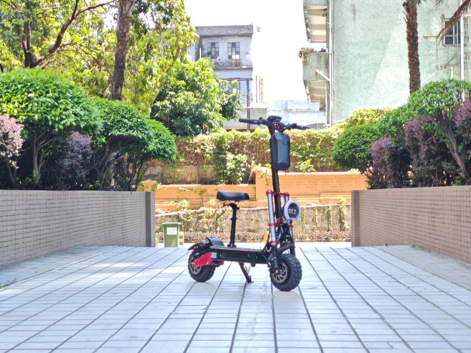 EU USA warehouse Hot sale Boyueda S5 6000w 60V 38AH battery 85 km /h Max. speed Eletric scooter