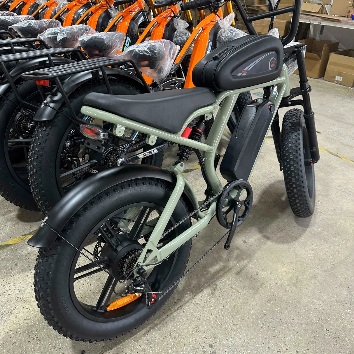 OEM SUPPLIER Electric Motor Bike Rechargeable Large Capacity 15AH Battery Powerful Motor  Urban Bike Commuting Fat Bikes
