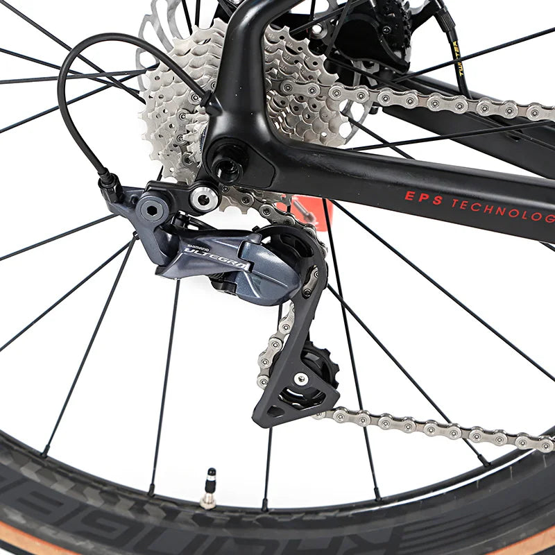 2021 Wholesale High Quality  Hot Sale SHlMANO 105 R7000 Road Bike Frame  700C Carbon Fiber Road Bike Bicycle