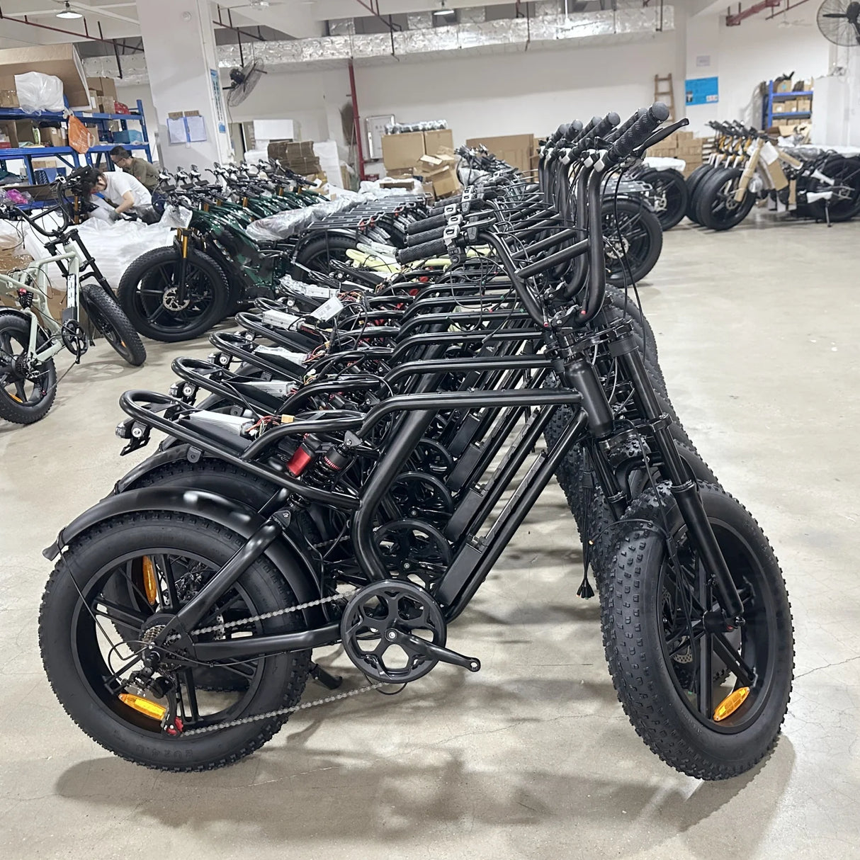 OEM SUPPLIER Electric Motor Bike Rechargeable Large Capacity 15AH Battery Powerful Motor  Urban Bike Commuting Fat Bikes
